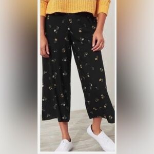Hollister High Waisted Floral Pull On Pant